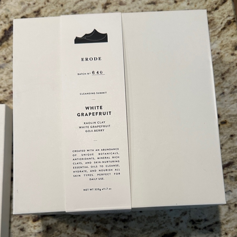 Ume Studio White Grapefruit Soap & Dish - Picture 3 of 5